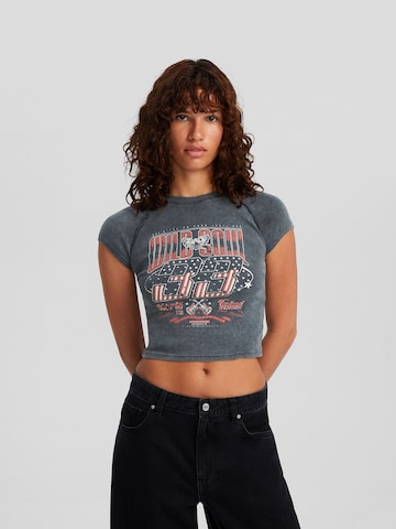 T-shirt Bershka en gris : devant