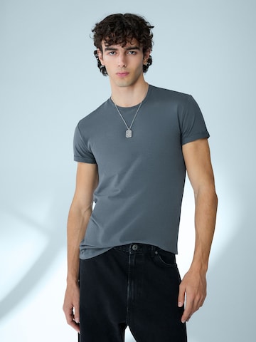 Bershka T-Shirt in Grau: Vorderseite