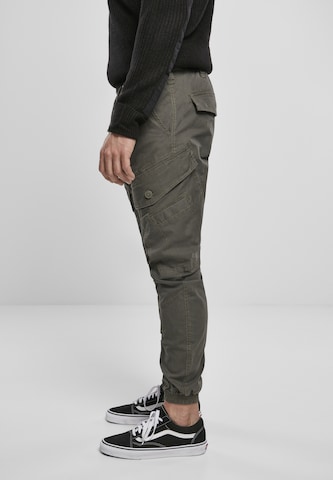 Brandit Tapered Cargobroek 'Ray' in Groen