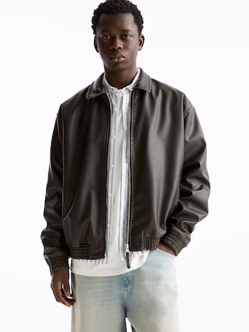 Pull&Bear Between-season jacket in Black: front