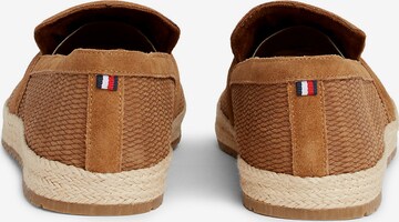 TOMMY HILFIGER Espadrilles 'CLASSIC' in Bruin