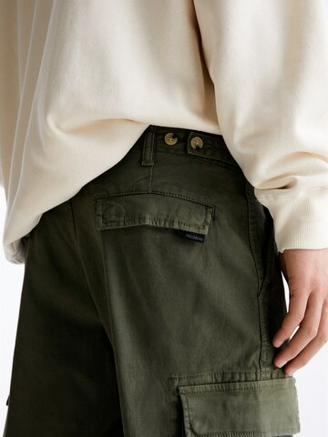 Regular Pantaloni de la Pull&Bear pe verde