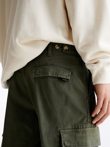 regular Pantaloni di Pull&Bear in verde