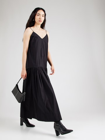 Monki Сарафан в Черный