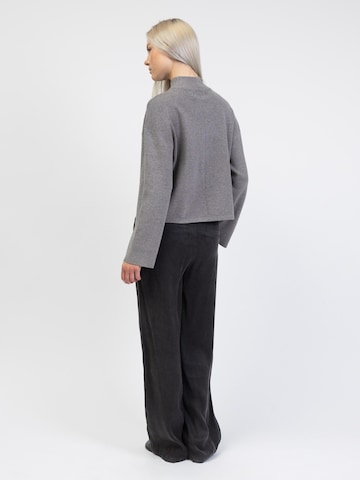 BROKE + SCHÖN Sweater in Grey