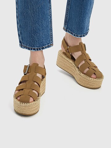 Pull&Bear Sandal i brun