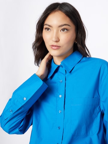 Gina Tricot Блуза 'Gizem' в синьо
