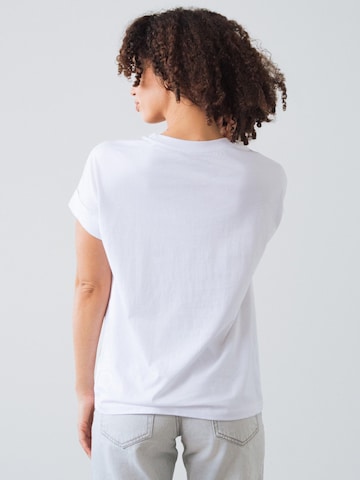 Honest Basics - Camiseta 'Cap Tee' en blanco