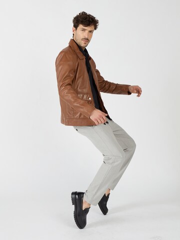 JCC Tussenjas in Bruin