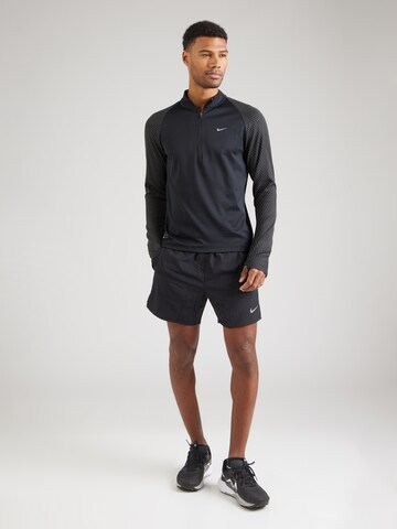 NIKESportska sweater majica 'Running Division' - crna boja