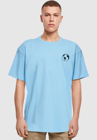 Merchcode Shirt 'Explore The World' in Blau: Vorderseite