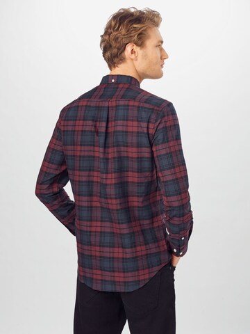 FARAH - Regular Fit Camisa 'BREWER' em vermelho