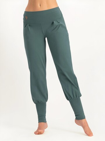 Urban Goddess Yoga & Activewear Loose fit Harem Pants 'Dakini Yoga' in Green: front