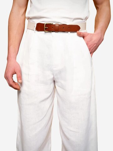 Wide leg Pantaloni con pieghe di Giesto in bianco