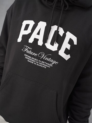 Pacemaker Sweatshirt 'Cem' in Zwart