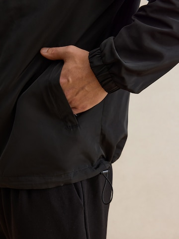 juoda DAN FOX APPAREL Demisezoninė striukė 'Niklas'