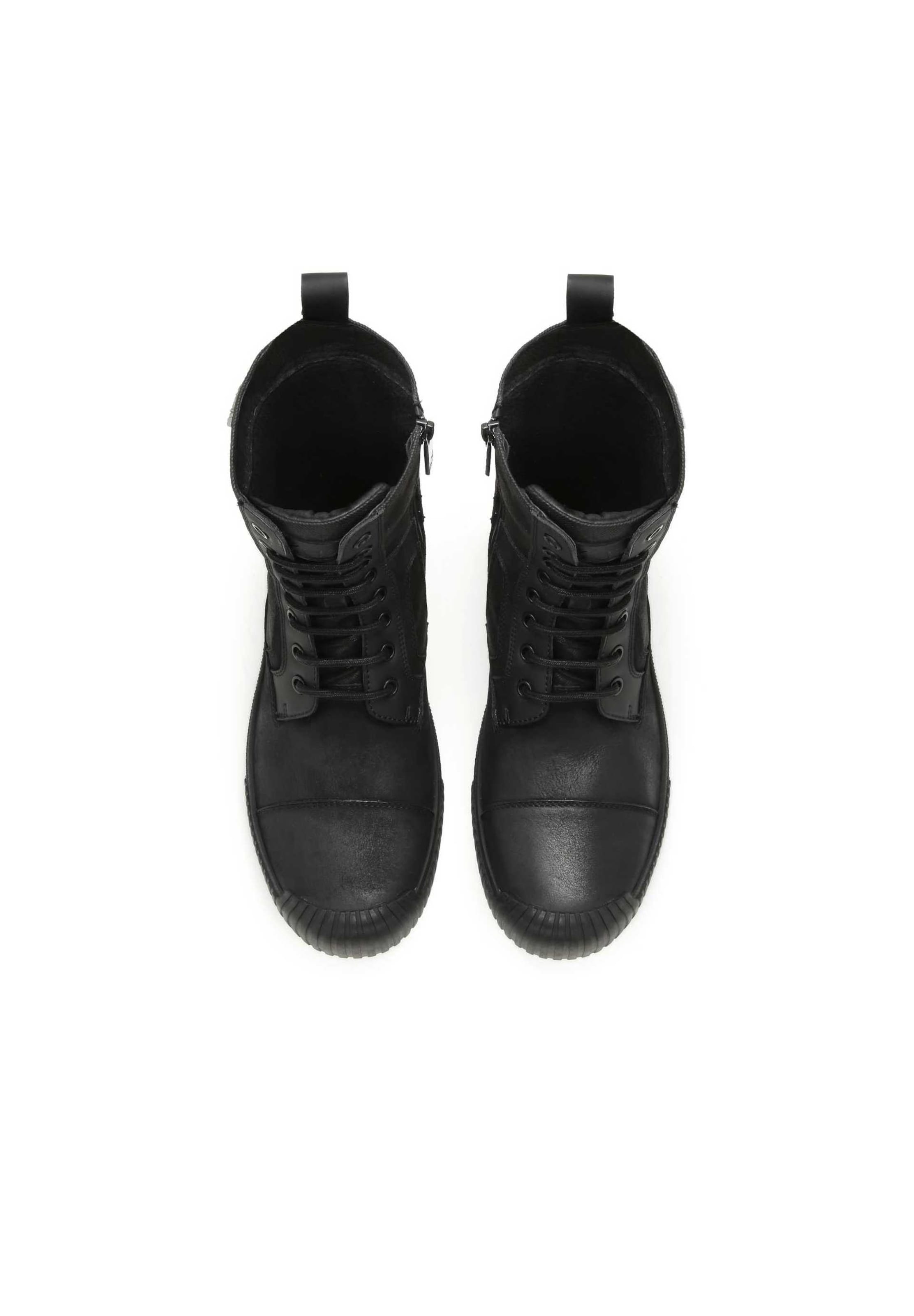 Kazar Lace-up boots in Black