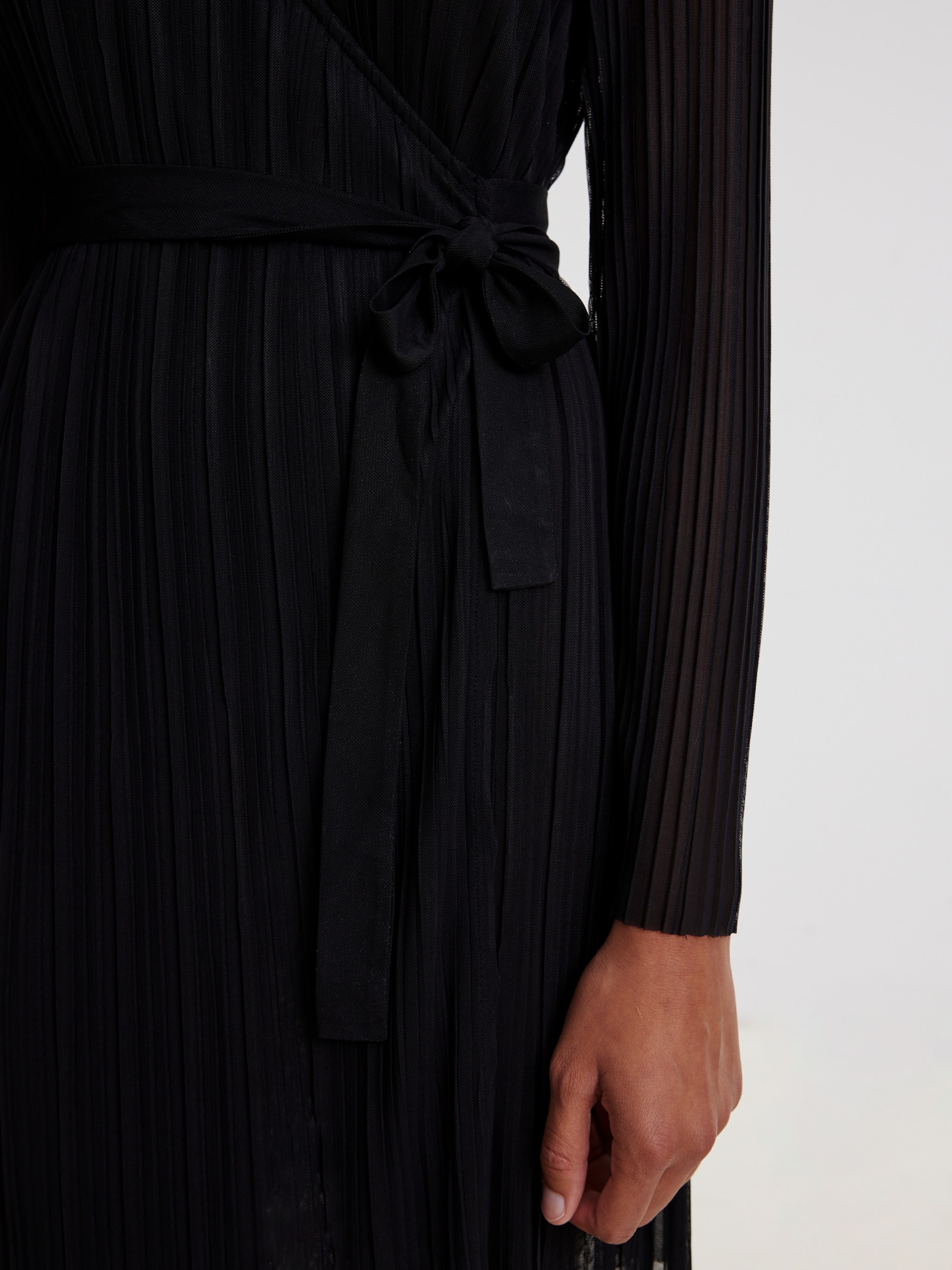 EDITED Produits Robe 'Samantha' noir
