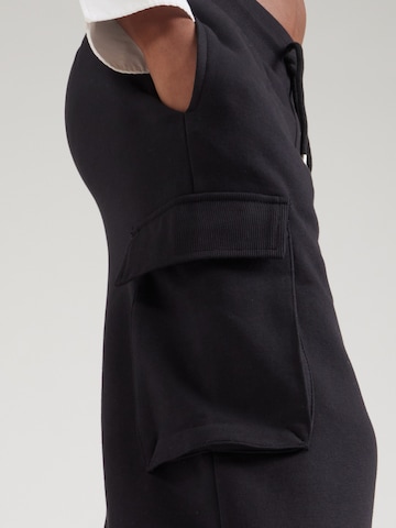 Sublevel Loose fit Cargo Pants in Black