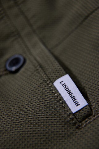 Lindbergh Regular Shorts 'Superflex' in Grün