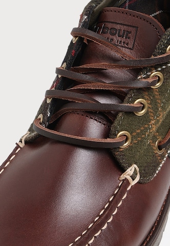 Boots stringati 'Harle' di Barbour in marrone