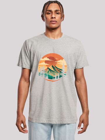 T-Shirt 'Sonnenuntergang Berglandschaft' F4NT4STIC en gris : devant