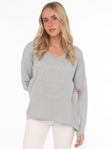 Zwillingsherz Sweatshirt 'Positive Mind' i grå: framsida