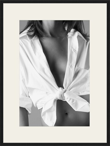 Liv Corday Bild 'White Shirt' in Grau: predná strana