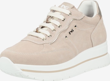 Baskets basses Nero Giardini en beige : devant