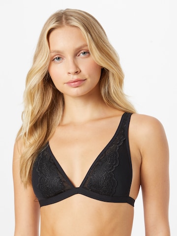 Scandale éco-lingerie Triangle Bra in Black: front