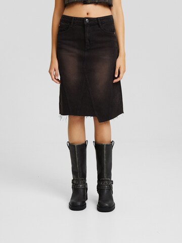 Bershka Skirt in Brown: front