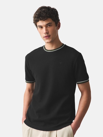 Next - Camisa em preto: frente