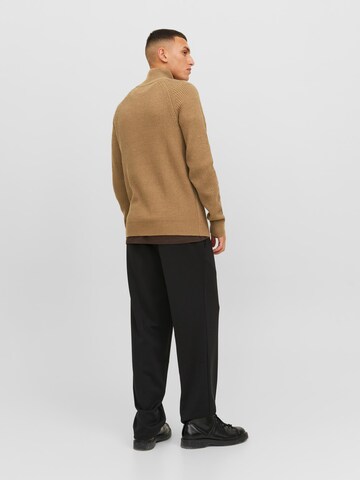 JACK & JONES Sweter 'Pannel' w kolorze brązowy
