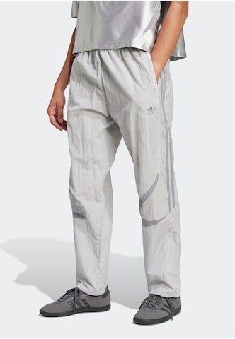 Loosefit Pantalon 'Adicolor 2000s' ADIDAS ORIGINALS en gris : devant
