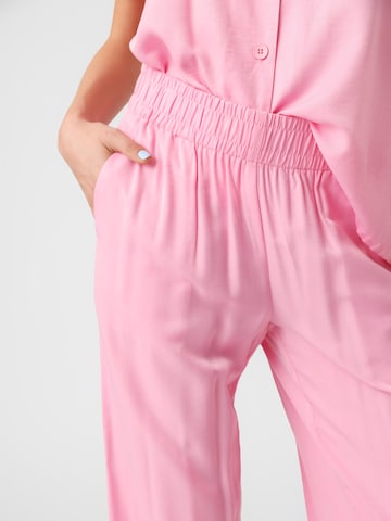 VERO MODA Loosefit Hose 'SADIATIKA' in Pink