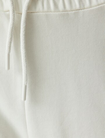 Koton Tapered Broek in Wit