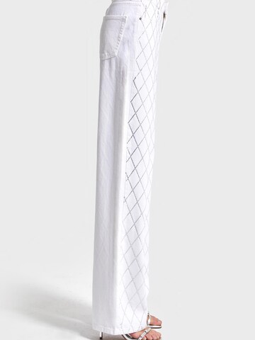 IT'S BASIC Regular Jeans 'Rhinestone Straight High Rise Jeans' in Wit