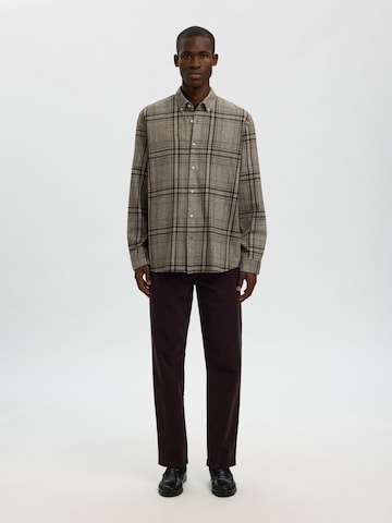 SELECTED - Ajuste regular Camisa 'SLHRegnoah' en marrón