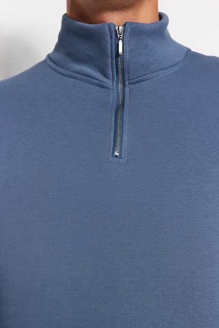 Trendyol Sweatshirt in Blau