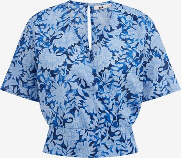 WE Fashion Blouse in Blue: front