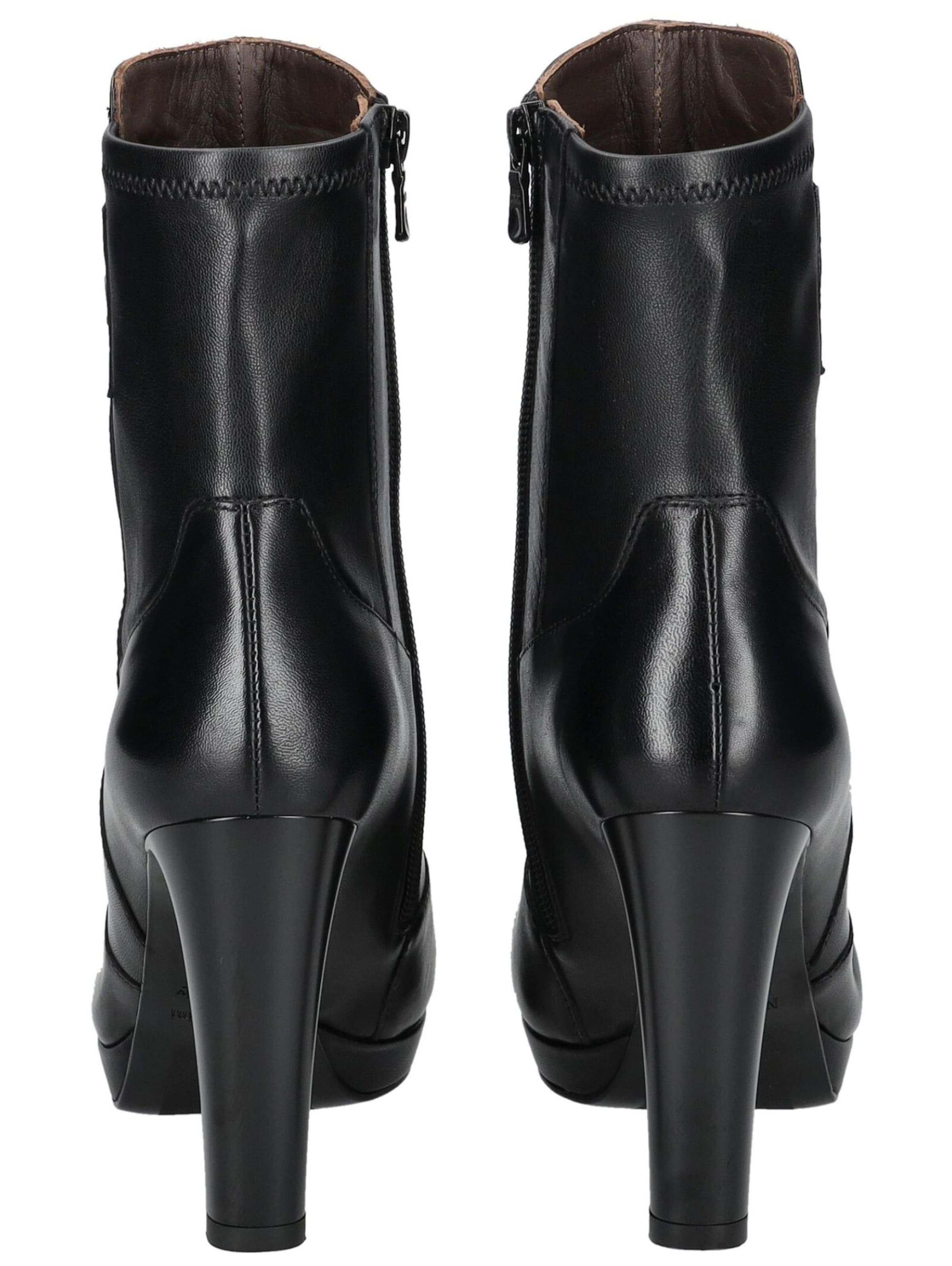 Nero Giardini Bootie in Black