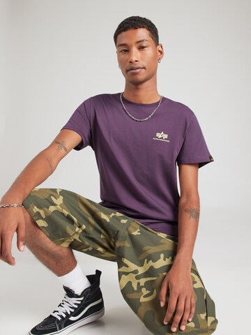 ALPHA INDUSTRIES Regular Fit T-Shirt in Lila: Vorderseite