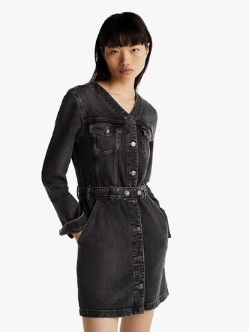 Tommy Jeans Shirt dress in Black: front