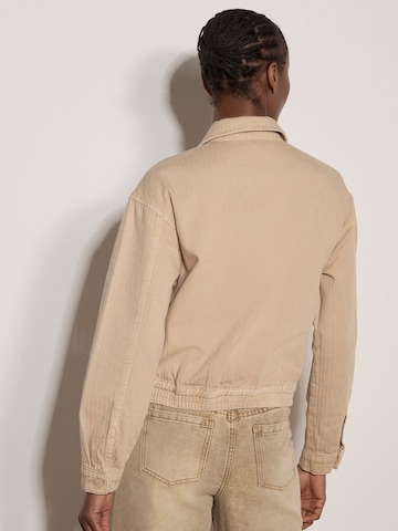 Veste bavaroise ' ' Apricot en beige
