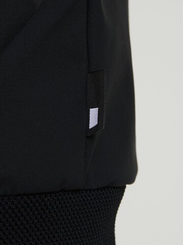 CHASIN' Weatherproof jacket 'Return Mount' in Black