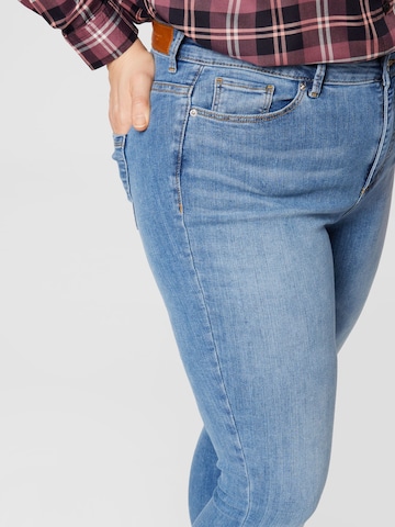 Skinny Jeans 'Sophia' de la Vero Moda Curve pe albastru