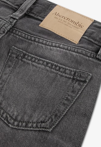 Abercrombie & Fitch Baggy Jeans i grå