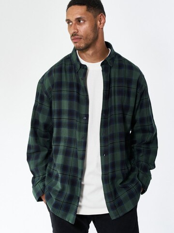 Legends Regular fit Button Up Shirt in Green