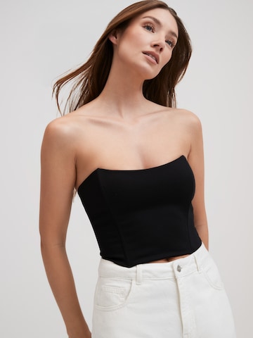 RÆRE by Lorena Rae Top 'Edna' in Black: front