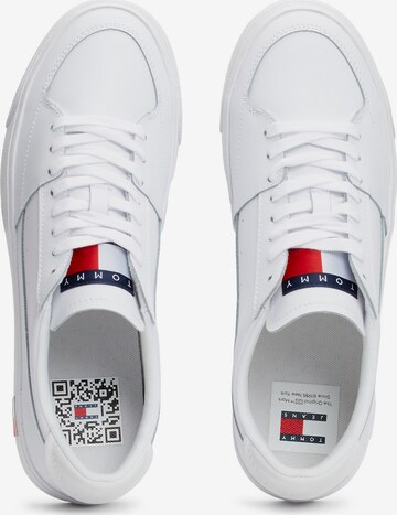 Baskets basses 'Essential' Tommy Jeans en blanc